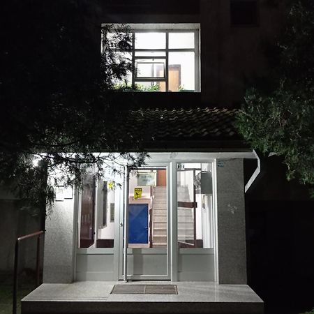 Apartman Dionis Sm Sremska Mitrovica Buitenkant foto