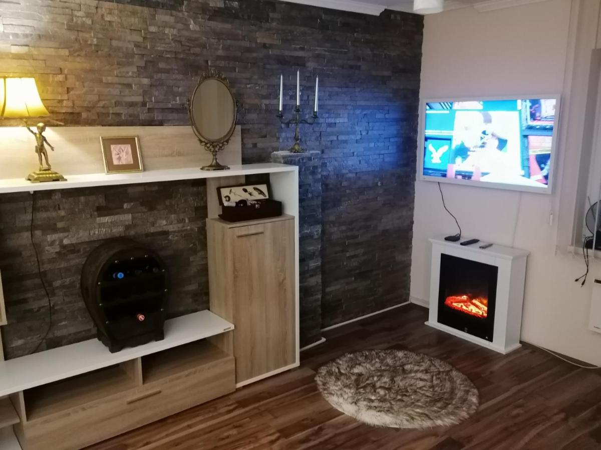 Apartman Dionis Sm Sremska Mitrovica Buitenkant foto
