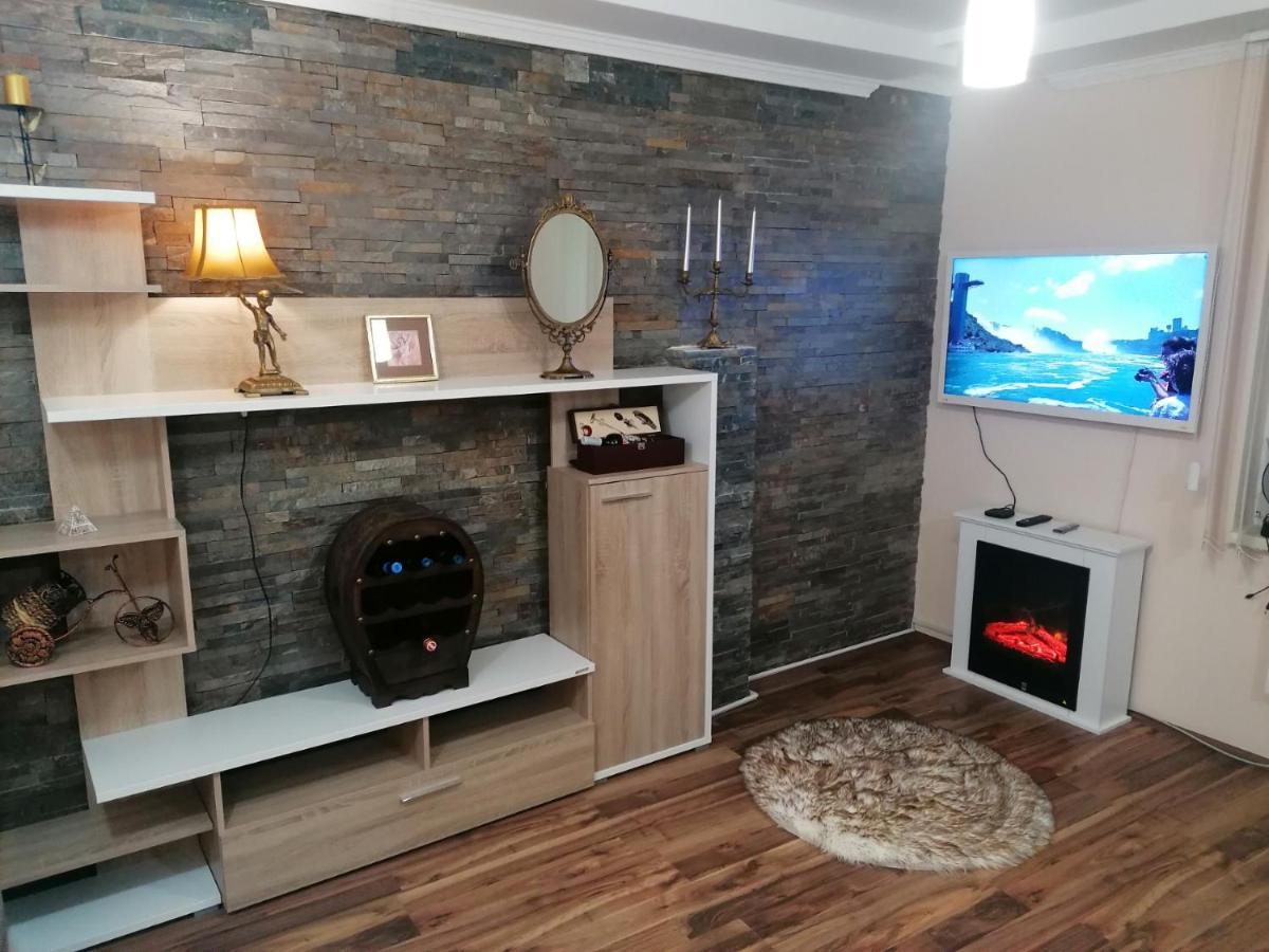 Apartman Dionis Sm Sremska Mitrovica Buitenkant foto