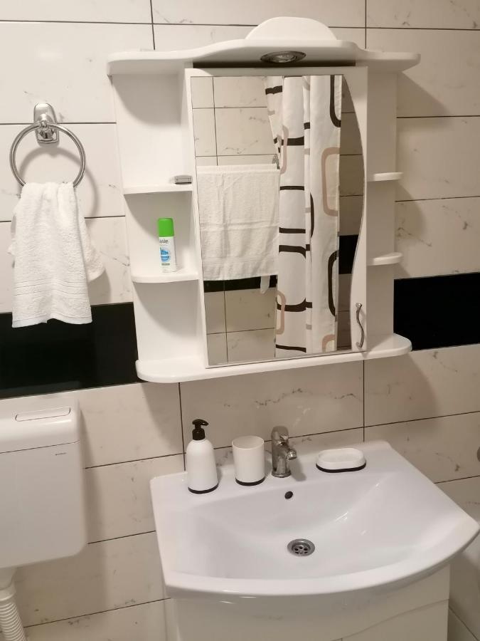 Apartman Dionis Sm Sremska Mitrovica Buitenkant foto