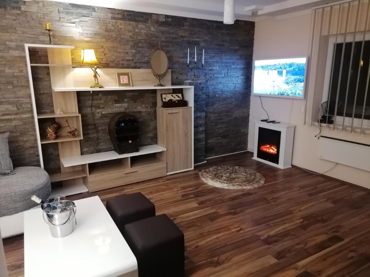 Apartman Dionis Sm Sremska Mitrovica Buitenkant foto